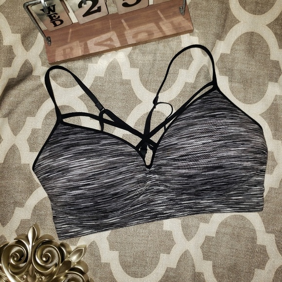 xhilaration sports bra
